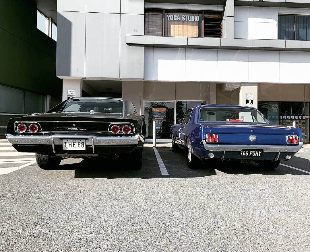 Classics Dailyさんのインスタグラム写真 - (Classics DailyInstagram)「@classicsdaily | Charger or Mustang? _ @felon_charger68 | @ibk_66 #dodge  #charger #ford #mustang #americanmuscle #musclecar #classiccar #classicsdaily」4月14日 8時17分 - classicsdaily