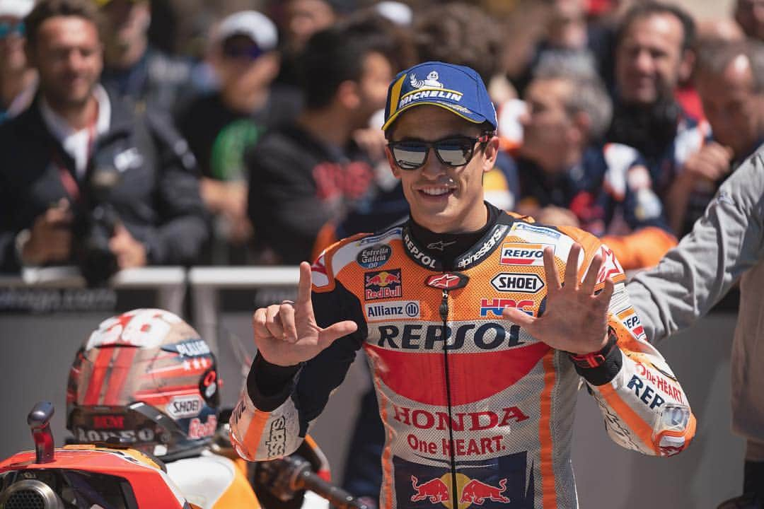 レプソル・ホンダさんのインスタグラム写真 - (レプソル・ホンダInstagram)「#MM93🐜 Grid 🅿️1️⃣ 🇺🇸 ⠀⠀⠀⠀⠀⠀⠀⠀⠀ “I’m happy to be on pole position but for tomorrow nothing is certain yet. Today we were fastest and got pole, but no one knows about race pace or tyres yet as we lost FP3. We will have to work well in Warm Up to make up for the time we sadly lost to the weather. After Warm Up we will know more but there are many people who could be in the fight.” ⠀⠀⠀⠀⠀⠀⠀⠀⠀ #25RepsolHonda #Repsol #MotoGP #Honda #Racing #RepsolHonda #HRC #RC213V #MM93 #MarcMarquez #MM93🐜 #ThePowerOfDreams #Motorcycle #America #AmericasGP #Austin #Texas #Qualifying #Pole」4月14日 8時21分 - hrc_motogp