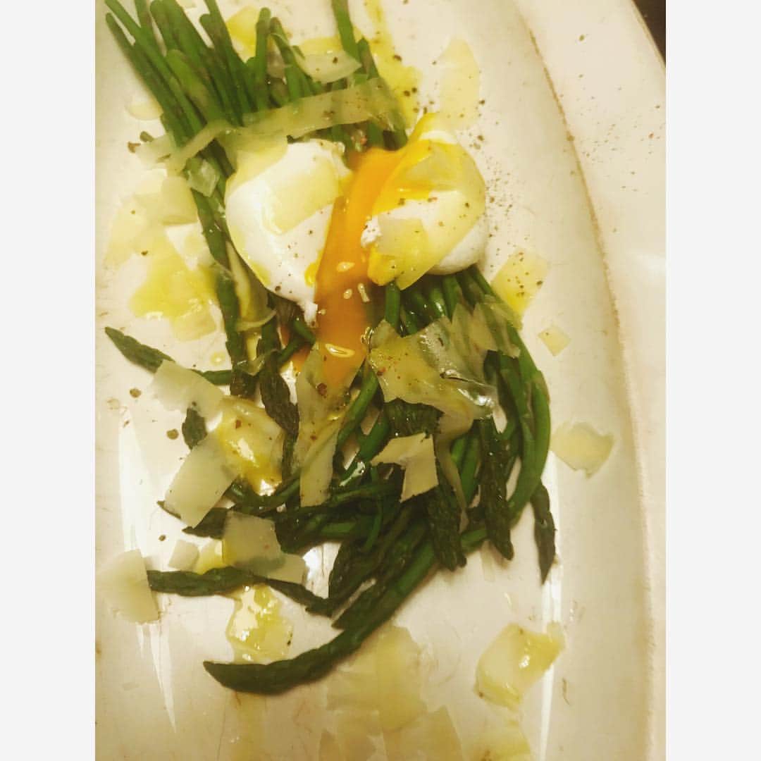 冷水 希三子さんのインスタグラム写真 - (冷水 希三子Instagram)「友人達の食材手土産で 即興で皆んなで作るご飯って楽しい。」4月14日 8時21分 - kincocyan