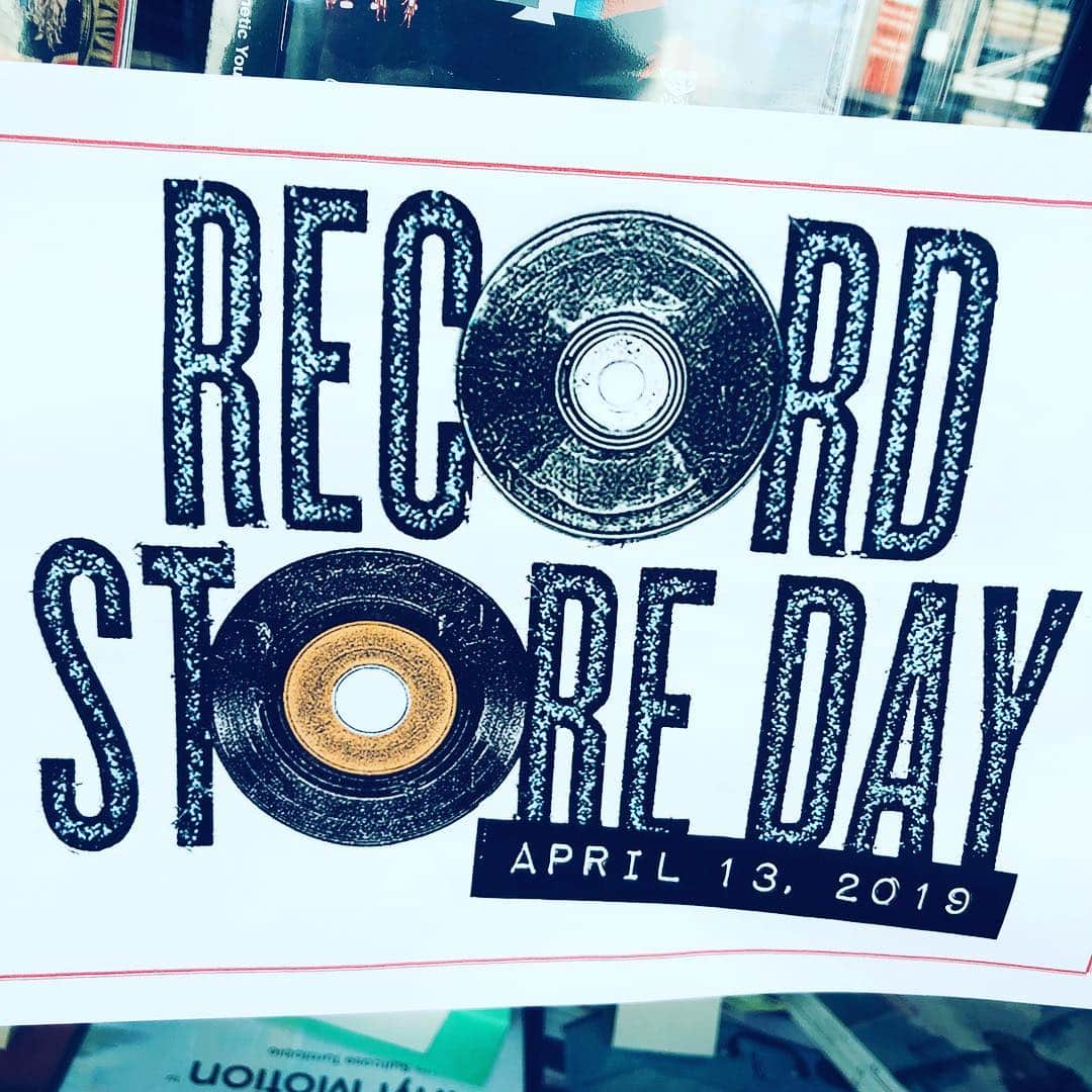 中野敬久さんのインスタグラム写真 - (中野敬久Instagram)「#recordstoreday #yesterday #vinyl #7inch #petsoundsrecords #musashikoyama」4月14日 8時32分 - hirohisanakano