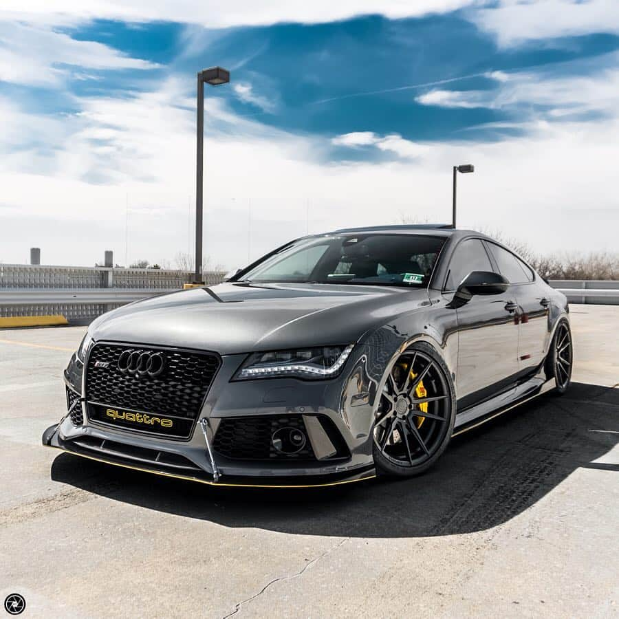 CarsWithoutLimitsさんのインスタグラム写真 - (CarsWithoutLimitsInstagram)「NEVER SEEN AN RS7 AS BEAUTIFUL AS THIS ONE @jinetics /@k2automotive 🚀 To see full list of mods, check out his page!  Photo @bt.photo  #carswithoutlimits #audi #rs7」4月14日 8時50分 - carswithoutlimits