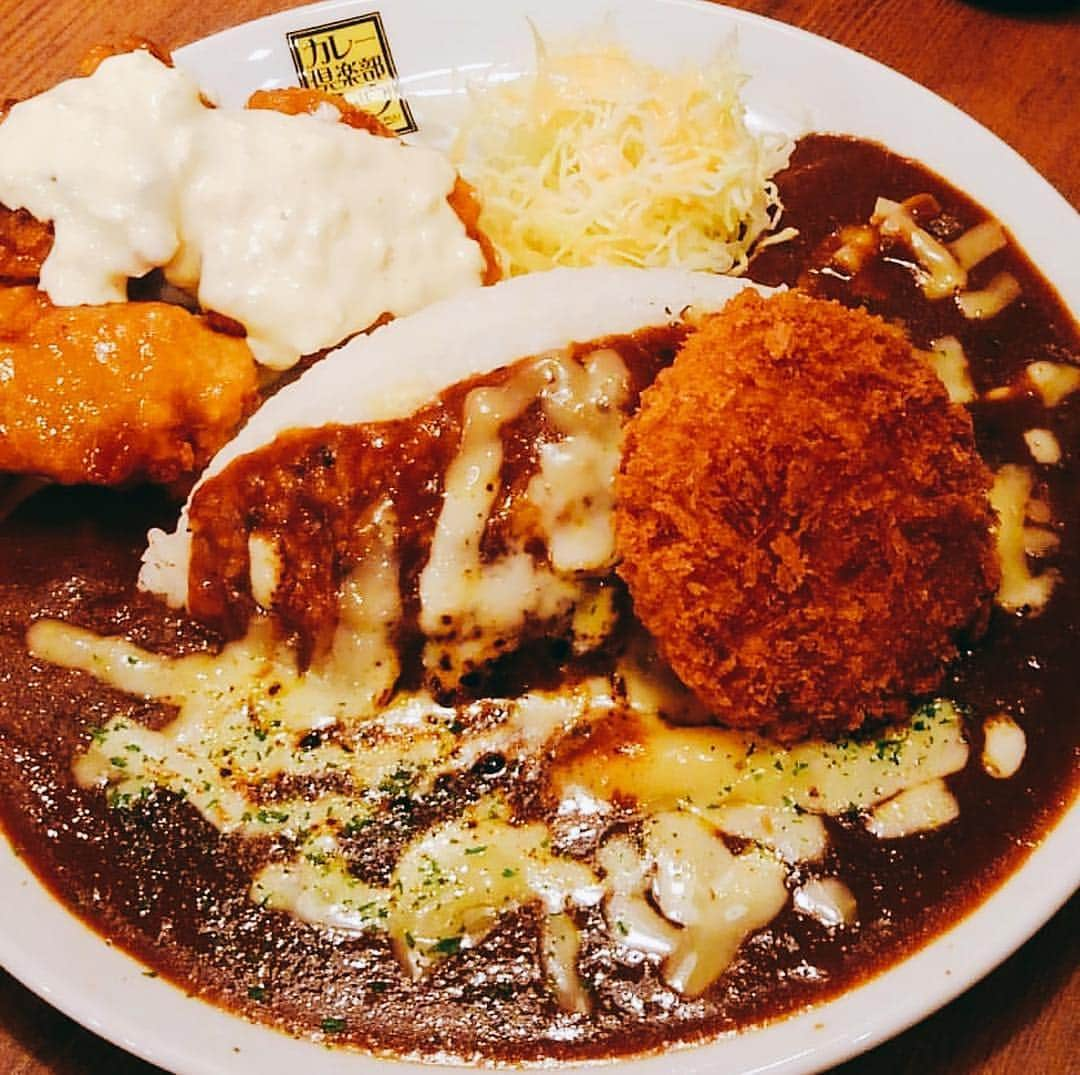 チキン南蛮カレーのルウ王子さんのインスタグラム写真 - (チキン南蛮カレーのルウ王子Instagram)「おはカレー！今日も朝からカレー作り！お昼はカレー倶楽部ルウ都城本店に出没すルウ〜！てげうまカレーを作りまくルウ〜！では本日もカレー倶楽部ルウを華麗によルウしく！ご来店お待ちしてルウ！ ★ #チキン南蛮カレー #チキン南蛮 #コロッケ #カレー倶楽部ルウ #相互フォロー#フォロバ#ふるさと納税 #宮崎 #都城 #福岡 #梅田 #渡辺通り#大阪 #難波 #鹿児島 #熊本 #神戸 #三股 #京都 #大阪駅前第3ビル #間借りカレー #スパイスカレー #六甲道 #二年坂 #守口 #大阪駅 #大阪ランチ #いいねした人で気になった人フォロー #飯テロ」4月14日 9時13分 - currynoprince