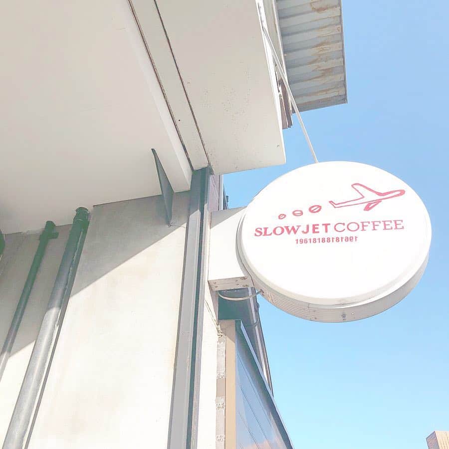 haruさんのインスタグラム写真 - (haruInstagram)「ㅤㅤㅤㅤㅤㅤㅤㅤㅤㅤㅤㅤㅤ ㅤㅤㅤㅤㅤㅤㅤㅤㅤㅤㅤㅤㅤ ㅤㅤㅤㅤㅤㅤㅤㅤㅤㅤㅤㅤㅤ #haru3cafe 𖠚ᐝ ㅤㅤㅤㅤㅤㅤㅤㅤㅤㅤㅤㅤㅤ めっちゃ前に☜﻿ちょこちゃんと行った @slowjetcoffee さん ✈💕 ㅤㅤㅤㅤㅤㅤㅤㅤㅤㅤㅤㅤㅤ この いちごのタルト🍓すっごく美味しくて このささってるスポイトに練乳がはいってて 自分でかけて食べるスタイル初めてでたのしかった😳💗( 笑 ) ㅤㅤㅤㅤㅤㅤㅤㅤㅤㅤㅤㅤㅤ ハヤシライスもめちゃくちゃ美味しかったし 店内もシンプルおしゃれでした(  ˊᵕˋ )♡ ㅤㅤㅤㅤㅤㅤㅤㅤㅤㅤㅤㅤㅤ 駅から少し歩くけど 混みすぎてなくて 落ち着く空間だったしまた行きたいと思うお店でした☺💕 ㅤㅤㅤㅤㅤㅤㅤㅤㅤㅤㅤㅤㅤ ㅤㅤㅤㅤㅤㅤㅤㅤㅤㅤㅤㅤㅤ 東京のカフェは #おはるの東京カフェ に追加していきますね💕 #Cafe巡り#cafe#カフェ巡り#北千住カフェ#おはるの東京カフェ#おはるカフェめぐり ㅤㅤㅤㅤㅤㅤㅤㅤㅤㅤㅤㅤㅤ」4月14日 18時55分 - __haru3