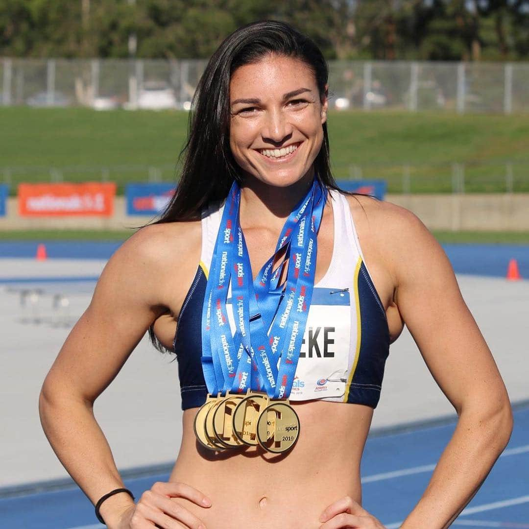 ミシェル・ジェネクさんのインスタグラム写真 - (ミシェル・ジェネクInstagram)「Sore and tired but very happy with the past 4 days at the Australian University champs 😁 🥇 100m 🥇 200m (PB in heat and final) 🥇 100m Hurdles (meet record) 🥇 4x100m relay 🥇 medley relay 🔵4th Long jump & shot put 🔵7th Triple jump & discus (PB) And most importantly my amazing team Sydney Uni were champions in the women’s, men’s and overall!! 🏆🏆🏆 @sydneyuniathletics @sydunisport」4月14日 18時49分 - mjenneke93