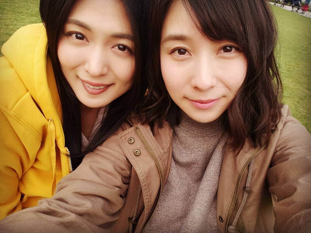 柚月美穂のインスタグラム：「#randompic . . 脱出ゲーム🏃🏃🏃 with川村ゆきえ♡ . . と言うことで ゆっきとリアル脱出ゲームに行ってきたよ:-) . この前の大井町スポルから 激ハマりしていてアプリとかで地道にやってて その間、台本覚えるのもいつもより早かった！（笑） . 脳の活性化かしら🥰ふふ . テンションの同じ私達は （２人共静かだけど ローテンションなのではなく 通常がフラット。笑） 黙々と謎解き！ . でも 集中し過ぎてて ドアがセンサーで ガチャって！って開くたびに 「ギャ！！」って声出してた😁 . あぁ楽しかったぁ...♡ . また違う所も行ってみよーっと🏃🏃🏃♥ . . ps.春のゆきえも沢山撮りました🌸 また追々:-) . . #脱出ゲーム #リアル脱出ゲーム #絶対空間 #池袋 . #川村ゆきえ #柚月美穂 . #📷 #LUMIX #gh4  #leica #15mm」