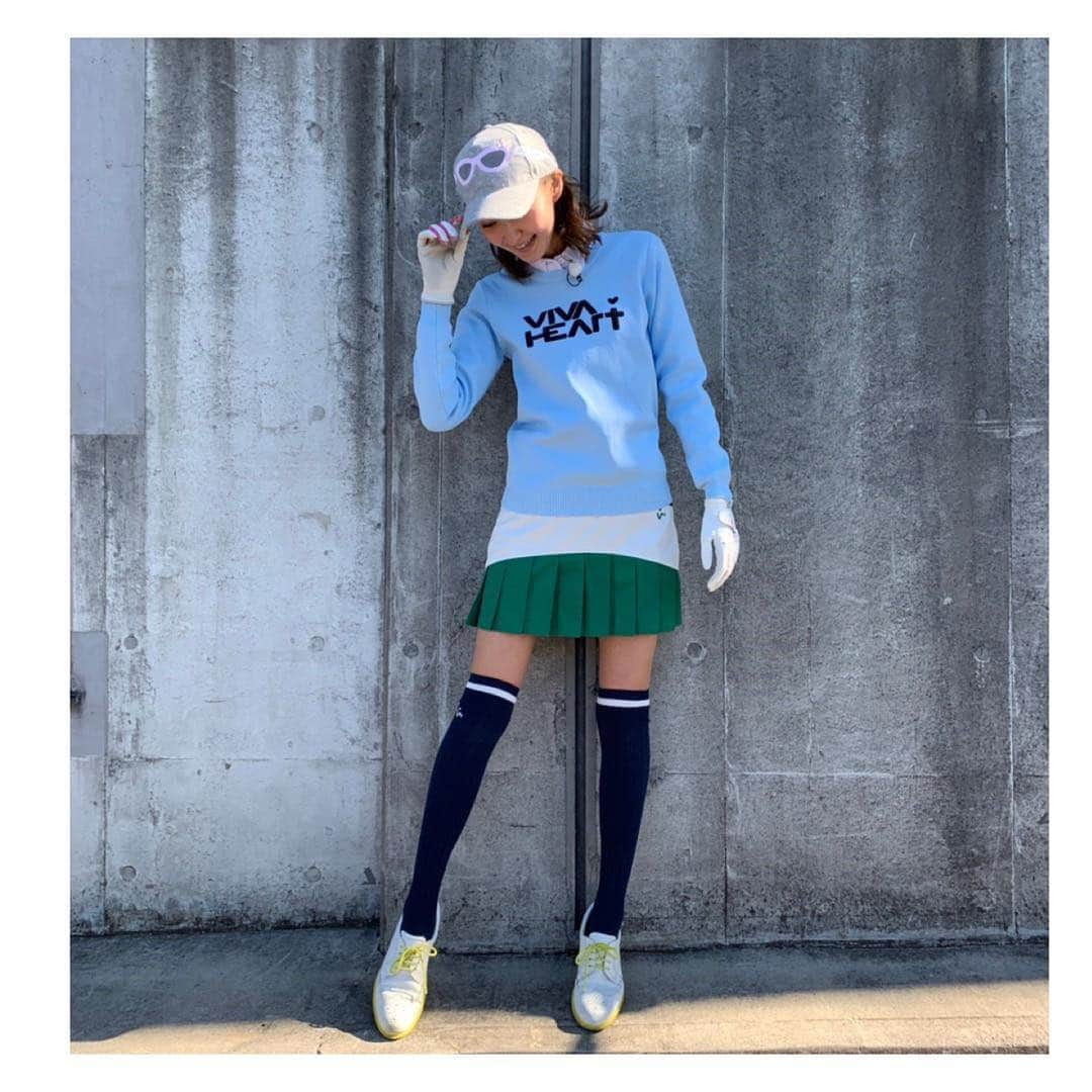 美優さんのインスタグラム写真 - (美優Instagram)「【本日O.A⛳️ゴルフウェア】 全身VIVA HEART✨ ， ， 下を向くとデザインされたサングラスがポイントになって可愛いキャップ🧢 スカートはグリーンの部分だけがプリーツになってるよ✨ ， ， #golf #ゴルフ #ゴルフウェア #ゴルフ女子 #⛳️ #golfwear #石田純一のサンデーゴルフ #vivaheart」4月14日 19時05分 - miyu11_20