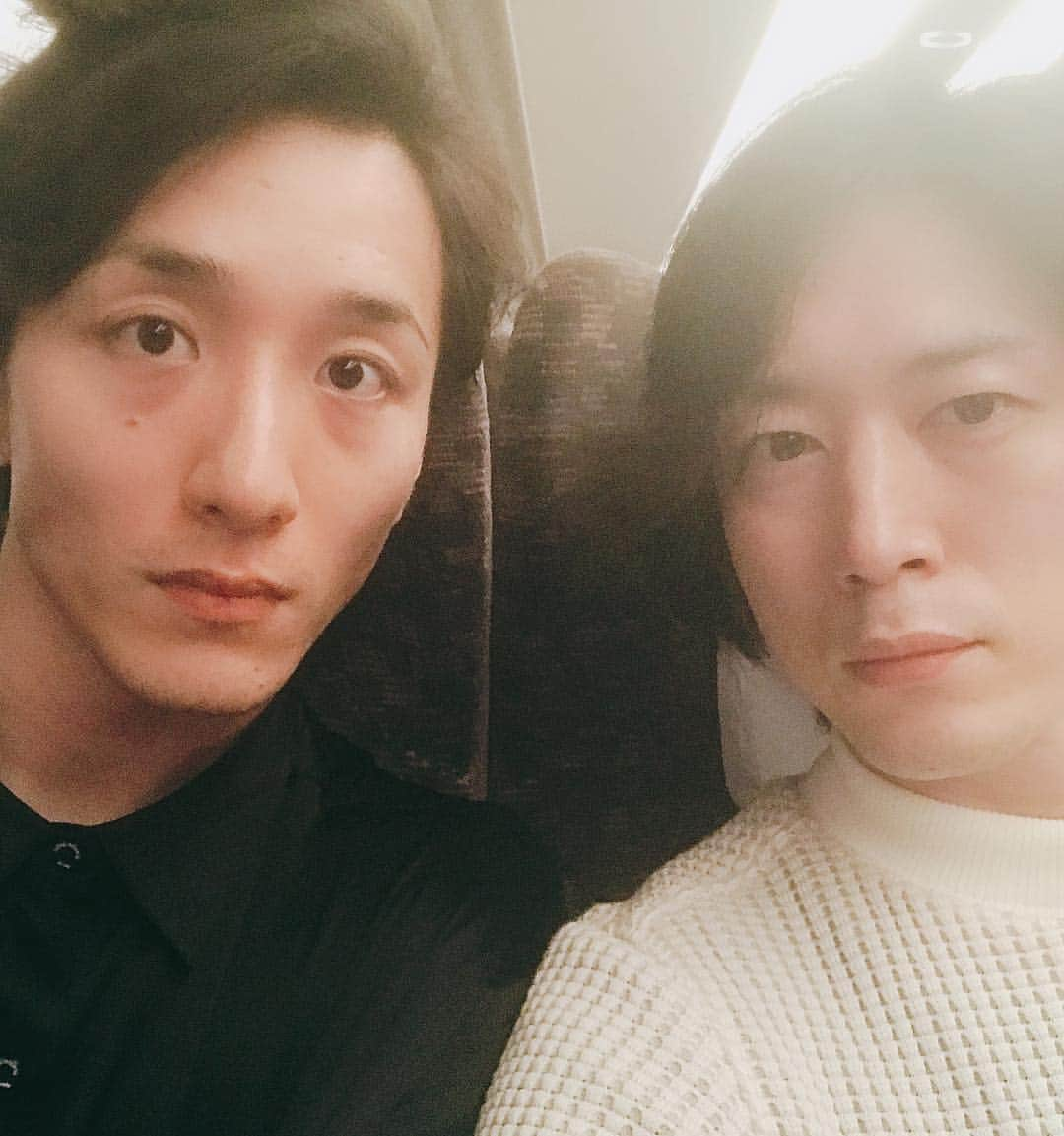 宮尾俊太郎さんのインスタグラム写真 - (宮尾俊太郎Instagram)「ミュージカル ロミオ&ジュリエット 終演致しました！ ありがとうございました！ 終わりなき世界に連れて行って頂いた、小尻健太さんの振り付けには大変学ばせていただきました。 初演から全ての公演に出ている飯田一徳さん。 大公の石井一孝さんは初代アラジンでもあり、木下晴香さんは最新版アラジンのジャスミンという、初代と最新の方が同じ舞台にいるという奇跡。 そして、帰りの大阪駅では柚希礼音さんとばったり。  #kバレエ #kballet #バレエ #ballet #dancer #miyao #shuntaro #宮尾俊太郎 #japan #tokyo #ロミジュリ #大千秋楽 #石井一孝 #飯田一徳 #柚希礼音 #大貫勇輔」4月14日 19時13分 - shuntaro_miyao