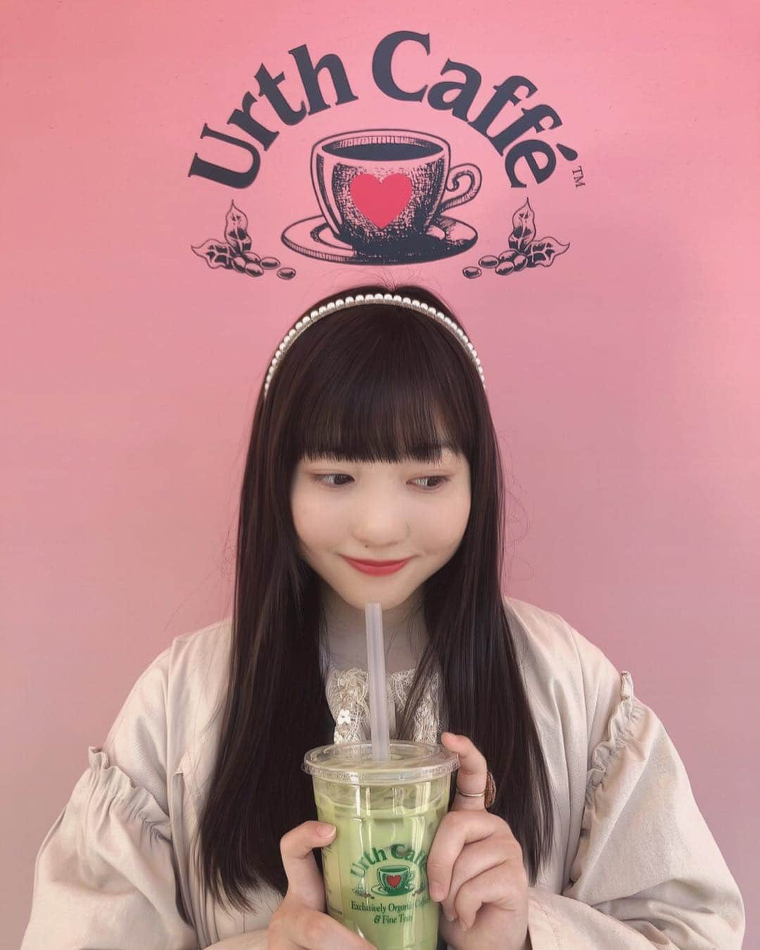 日下部愛菜さんのインスタグラム写真 - (日下部愛菜Instagram)「タピオカやっと飲めた〜☕️ urthcaffeのグリーンティーボバです🌿」4月14日 19時19分 - aina_kusakabe