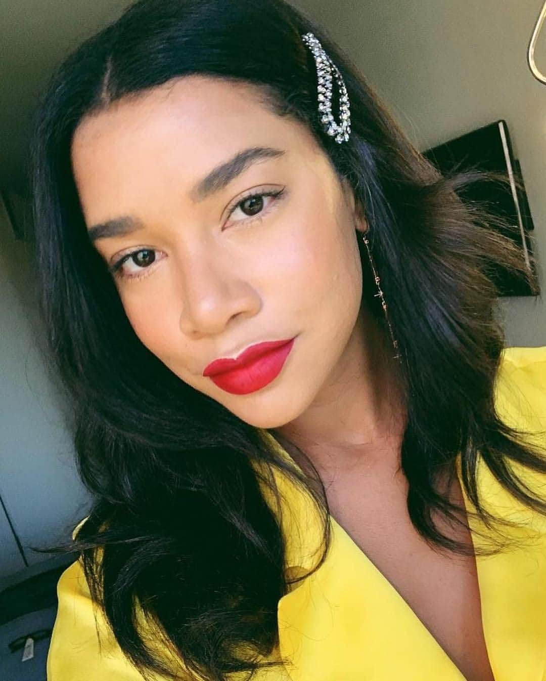 シャーロット・ティルベリーさんのインスタグラム写真 - (シャーロット・ティルベリーInstagram)「Darlings, I love this gorgeous statement ruby red lip look on @hannahbronfman!! 💋💋💋💋 #ScreenSiren #CharlotteTilbury」4月14日 19時22分 - charlottetilbury