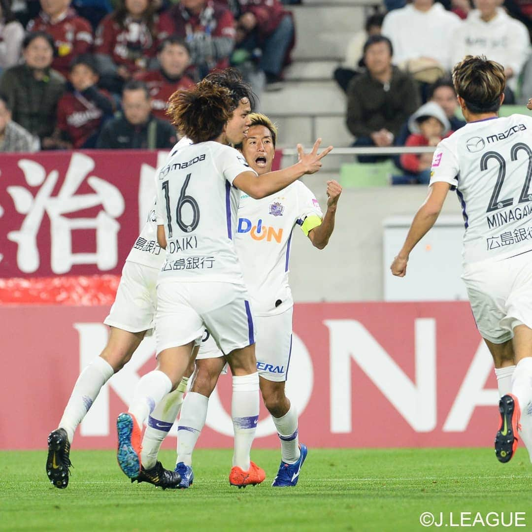 サンフレッチェ広島さんのインスタグラム写真 - (サンフレッチェ広島Instagram)「⚽明治安田生命J1リーグ第7節　試合結果⚽ ヴィッセル神戸　2-4　サンフレッチェ広島 前半：2-1 後半：0-3 ≪得点者≫パトリック、柏好文、渡大生（２）  アウェイゲームながらも、たくさんのご声援ありがとうございました🙌  #パトリック選手 #佐々木翔選手 #柏好文選手 #渡大生選手 #城福浩監督 #sanfrecce #ICHIGAN」4月14日 19時35分 - sanfrecce.official