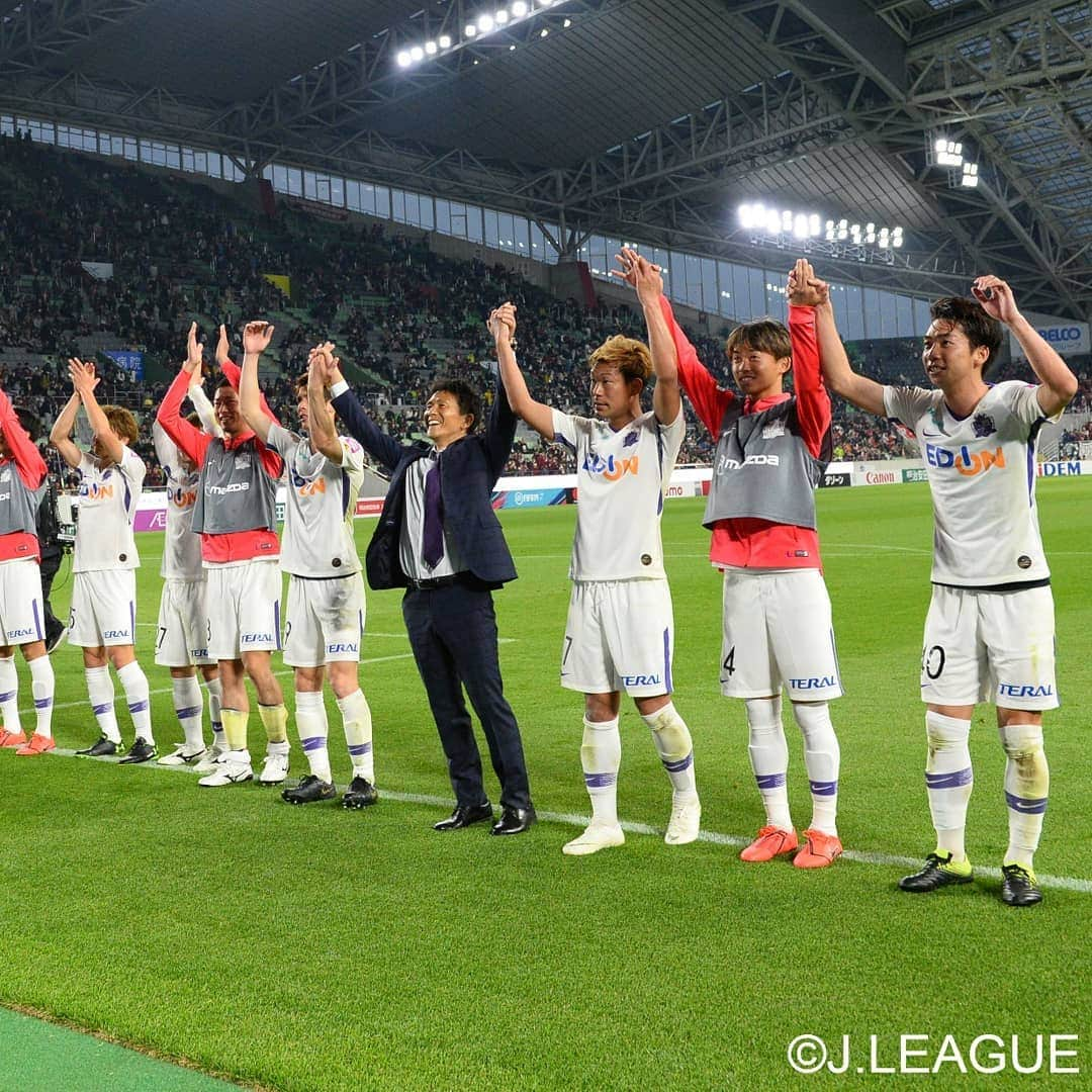 サンフレッチェ広島さんのインスタグラム写真 - (サンフレッチェ広島Instagram)「⚽明治安田生命J1リーグ第7節　試合結果⚽ ヴィッセル神戸　2-4　サンフレッチェ広島 前半：2-1 後半：0-3 ≪得点者≫パトリック、柏好文、渡大生（２）  アウェイゲームながらも、たくさんのご声援ありがとうございました🙌  #パトリック選手 #佐々木翔選手 #柏好文選手 #渡大生選手 #城福浩監督 #sanfrecce #ICHIGAN」4月14日 19時35分 - sanfrecce.official