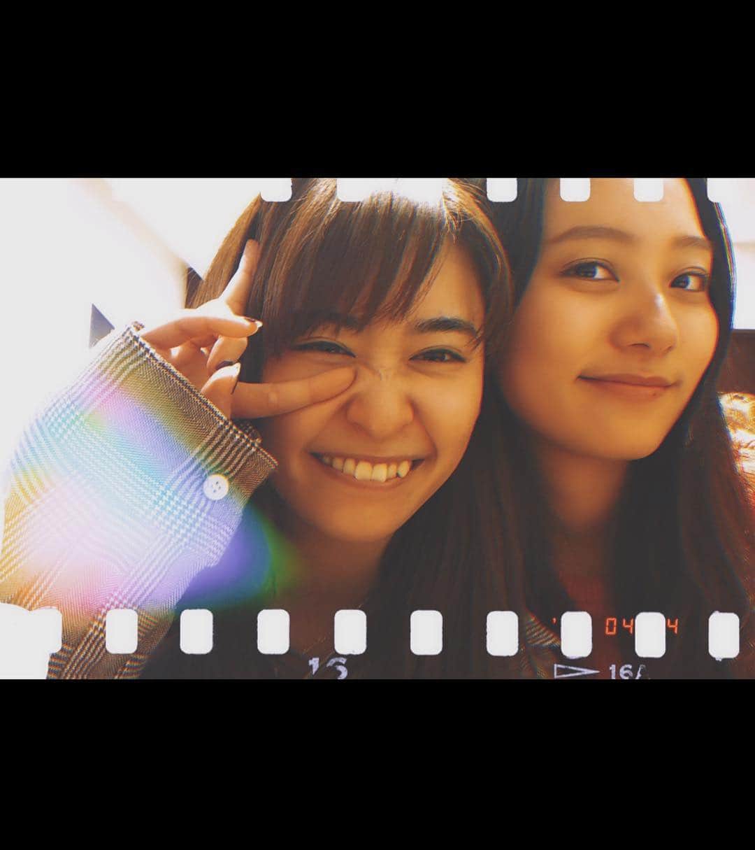 工藤綾乃のインスタグラム：「どーん✌🏼✌🏼 可愛い笑顔のヤナギー 私ドヤ顔 久しぶりに会った」