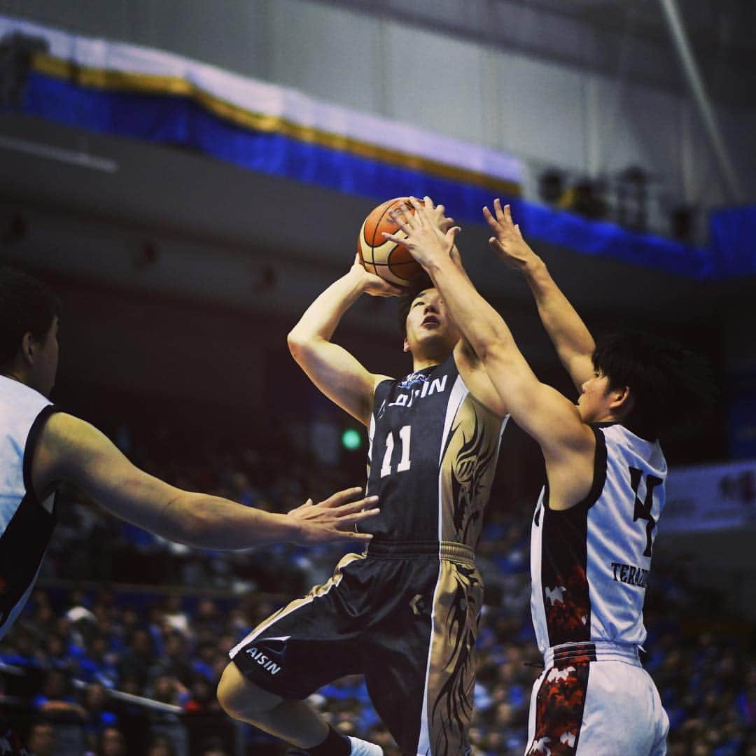 シーホース三河さんのインスタグラム写真 - (シーホース三河Instagram)「4/14(日) 三遠戦 #PHOTO 三河 63 - 50 三遠 #シーホース三河 #三遠ネオフェニックス #三河ダービー #Bリーグ」4月14日 19時40分 - go_seahorses