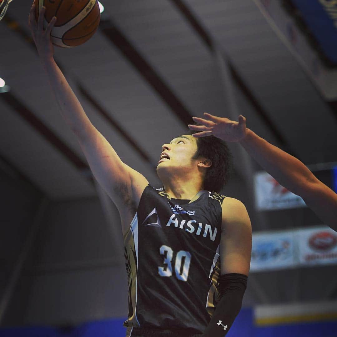 シーホース三河さんのインスタグラム写真 - (シーホース三河Instagram)「4/14(日) 三遠戦 #PHOTO 三河 63 - 50 三遠 #シーホース三河 #三遠ネオフェニックス #三河ダービー #Bリーグ」4月14日 19時40分 - go_seahorses