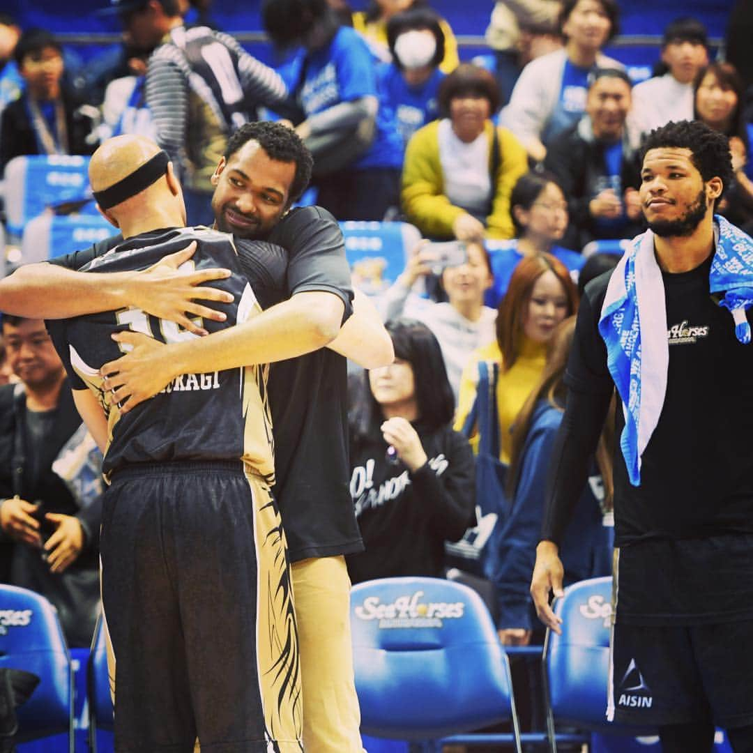 シーホース三河さんのインスタグラム写真 - (シーホース三河Instagram)「4/14(日) 三遠戦 #PHOTO 三河 63 - 50 三遠 #シーホース三河 #三遠ネオフェニックス #三河ダービー #Bリーグ」4月14日 19時40分 - go_seahorses