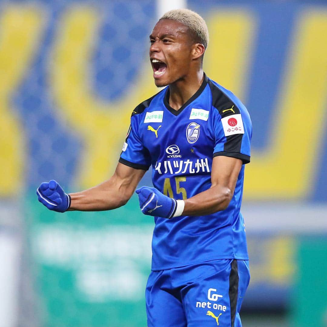 のインスタグラム：「. ＼オナイウが移籍後、初ゴール⚽️／ 大分が今季2度目の連勝を決めた‼︎ (Photo:J.LEAGUE) . 🏆#明治安田生命J1リーグ 第7節 🆚#大分トリニータ 2-0 #ベガルタ仙台 ⚽️#岩田智輝(47分)、#オナイウ阿道(77分) . #soccer #football #jleague #J1 #trinita #oitatrinita #vegaltasendai #サッカー #フットボール #Jリーグ #コトシハJガハンパナイ #⚽️」