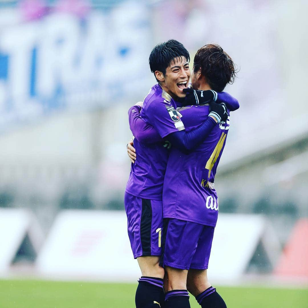 京都サンガF.C.さんのインスタグラム写真 - (京都サンガF.C.Instagram)「【第9節vs金沢】 2019明治安田J2リーグ第9節 📅4月14日（日）14:03キックオフ 🏟️西京極 🆚京都2⃣-1⃣金沢 ⚽#金久保順 ⚽️#仙頭啓矢  #宮吉拓実 #sanga #京都サンガ #TEAM京都 #闘紫」4月14日 19時46分 - kyotosanga_official