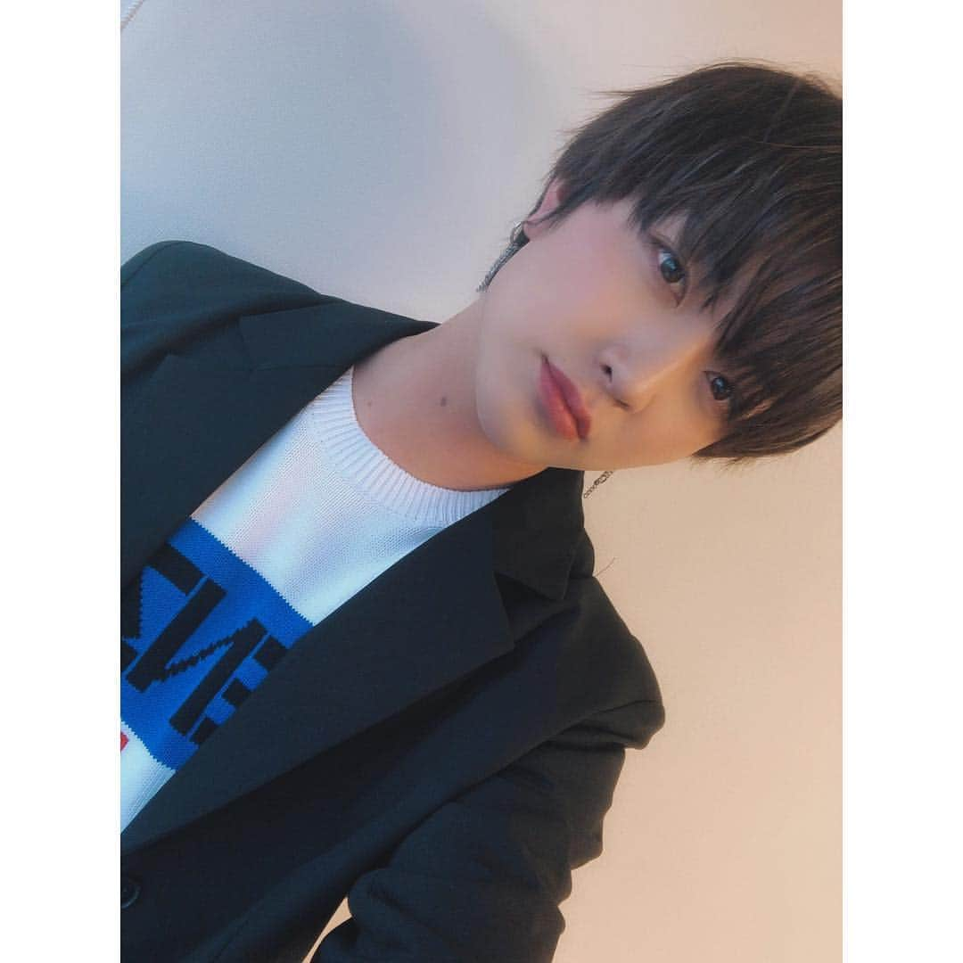 HIROTOさんのインスタグラム写真 - (HIROTOInstagram)「😊🙂 #ivvy #hiroto #today #live #selca #photo #jpn #artist #me #l4l #팔로우 #셀카 #instagram #instagood #instasize」4月14日 20時05分 - hiroto0605