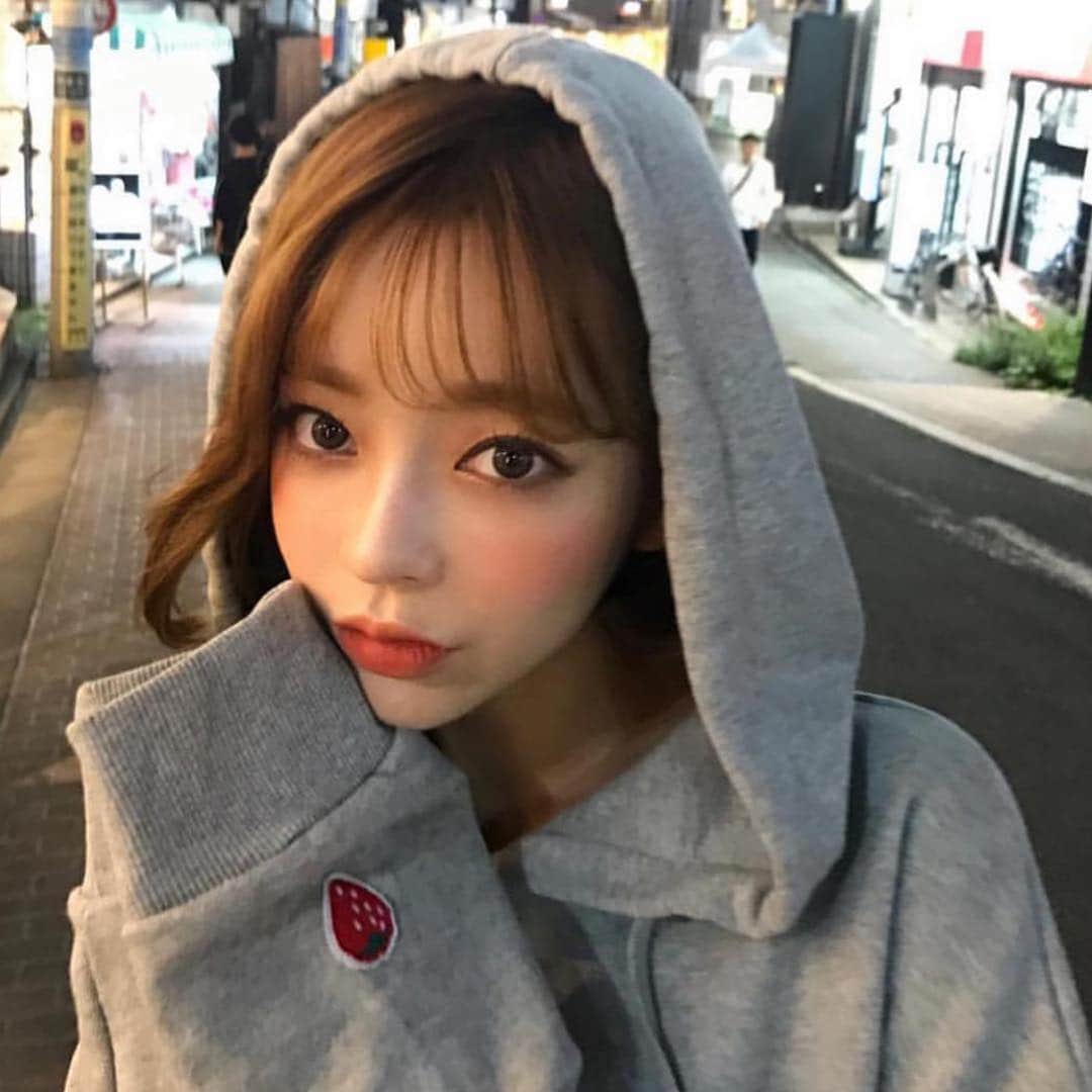 Chuuのインスタグラム：「🍓🥛#chuuseoul @strawberrymilk_chuu」