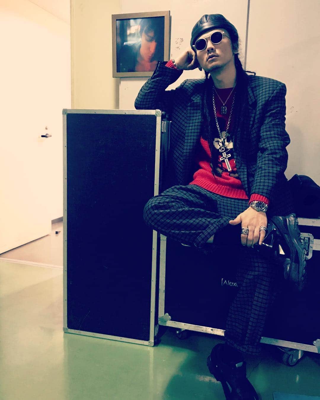 庄村聡泰のインスタグラム：「#ootd #hare  #jeanpaulgaultier  #vintageversace  #mickeymouse #adidasrafsimons  #chromehearts  #ばくだん屋」