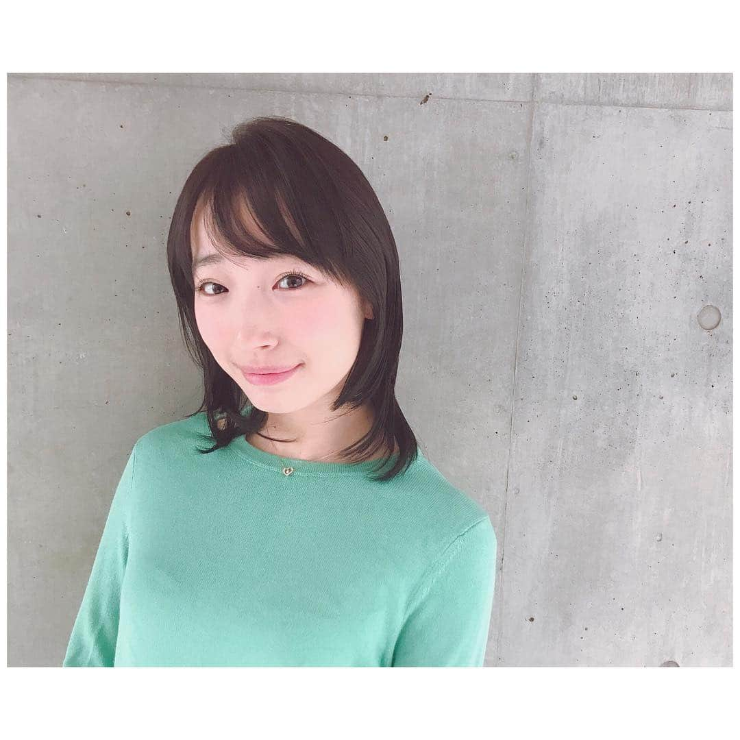 有明ゆなさんのインスタグラム写真 - (有明ゆなInstagram)「表参道にある美容室 【atreve】さんに行ってきました♡ プレミアムカラーコースといって ツヤ髪、透明感のあるカラーで トリートメントしながらなので 痛みが少なくてありがたいコース！ 射場さん初めましてだったのに ゆなの見た目や求められそうな感じなど的確すぎてビックリした！ 初めてなのに初めてじゃない感じ。 美容室苦手な方も射場さんなら そんなこと思わない気がする☺︎ ゆなちも新しい美容室って行くって 勇気いるし、緊張しちゃうタイプだから驚いたよ！ . そして 「ゆなちのInstagramみました☺︎」 とお伝えすると２０%OFFなので ぜひ行ってみてください♡ . . . . #表参道 #美容室 #原宿 #明治神宮前 #プレミアムカラー #カラー #グレージュ #オトナ女子 #ヘアサロン #原宿ヘアサロン #girl #pr #zara #uniqlo #コラボベース #オススメ」4月14日 20時11分 - ariake_yuna