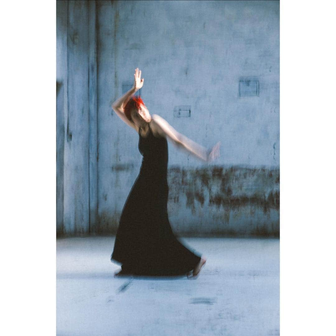 七咲友梨さんのインスタグラム写真 - (七咲友梨Instagram)「2018. Dec in Melbourne dancer : @mihoishii.japan  photo : @nanasaki_yuri . . #dance #dancer #contemporarydance」4月14日 11時31分 - nanasaki_yuri