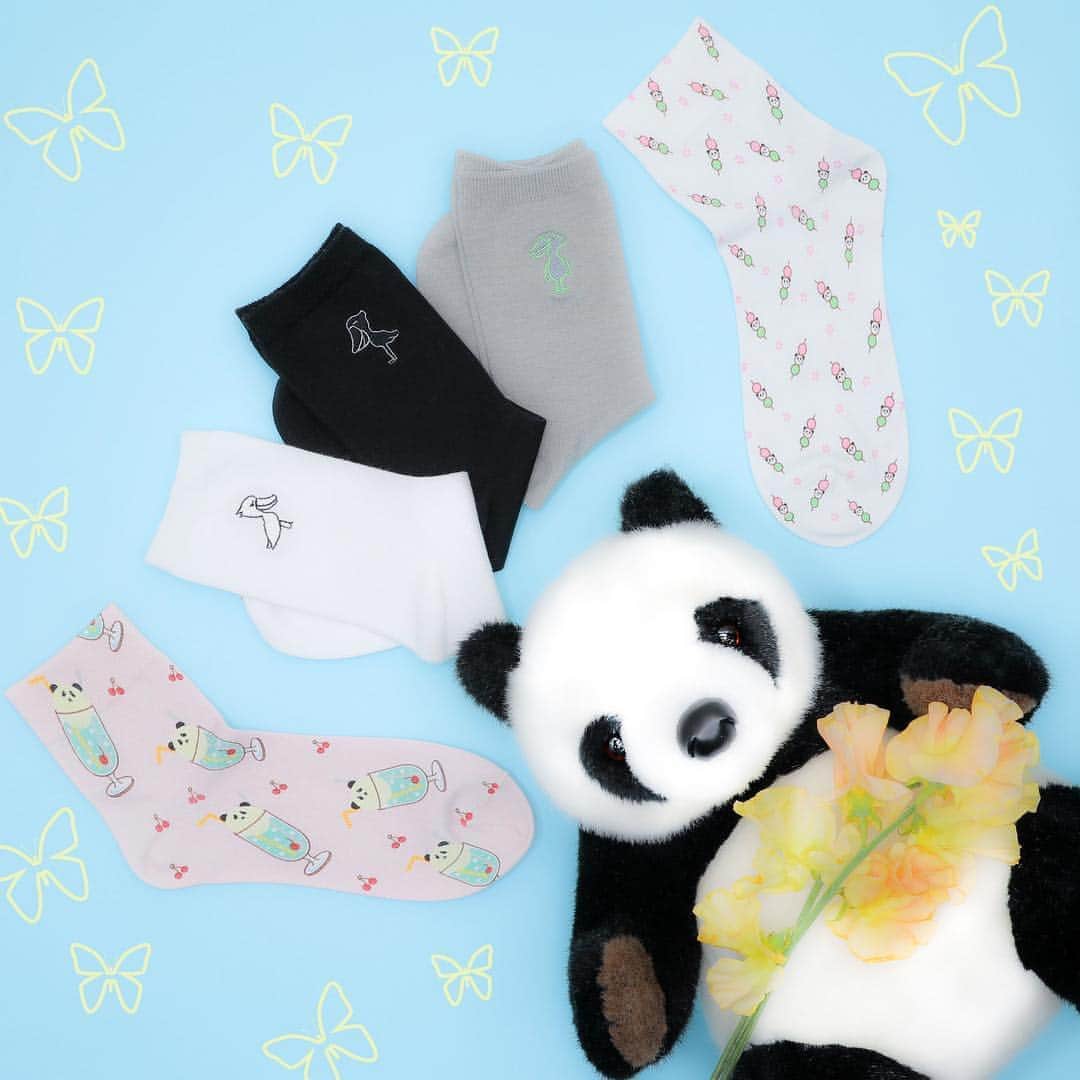 アトレ上野（atre ueno）さんのインスタグラム写真 - (アトレ上野（atre ueno）Instagram)「靴下屋からおすすめのソックスをピックアップ🧦💓 パンダとハシビロコウのモチーフが描かれたソックス、どっちが好き〜？🐼 ぼくはハシビロコウも好きだけど、ソーダやお団子になったパンダソックスもおすすめだよ🥺💓 ・ Recommended socks from Kutsushitaya 💓 Which do you prefer, the panda or shoebill print? 🐼 I like shoebill but also the soda panda and dango panda prints as they are uncommon 💓 ・ 為您介紹靴下屋的襪子 💓 熊貓和鯨頭鸛印，您比較喜歡哪一個？🐼 我喜歡鯨頭鸛印，但是soda熊貓和團子熊貓印比較罕見 💓 ・ ・ ・ ・ #上野 #アトレ上野 #アトレ #atre #atreueno #パンダ #上野パンダ #上野散策 #熊猫 #東京觀光 #PANDA #🐼 #ueno #tokyotour #ぬい撮り #上野観光 #靴下屋 #靴下 #ソックス #ハシビロコウ #靴下好き #pandastuff #パンダソックス #パンダ好き #パンダグッズ #パンダマニア #pandalover #pandamania #socks  #sockstagram」4月14日 11時32分 - atre.ueno