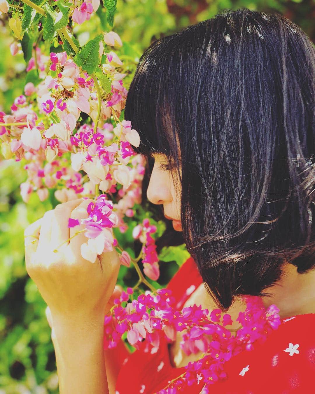 コトリッチさんのインスタグラム写真 - (コトリッチInstagram)「近くでみてはじめて 気づくこともあるのです . . 裸眼でミクロまで見たい  #photography #photographer #portrait #ファインダー越しの私の世界 #ポートレート部  #東京カメラ部 #instagramjapan  #tokyocameraclub」4月14日 11時41分 - cotorich.neco