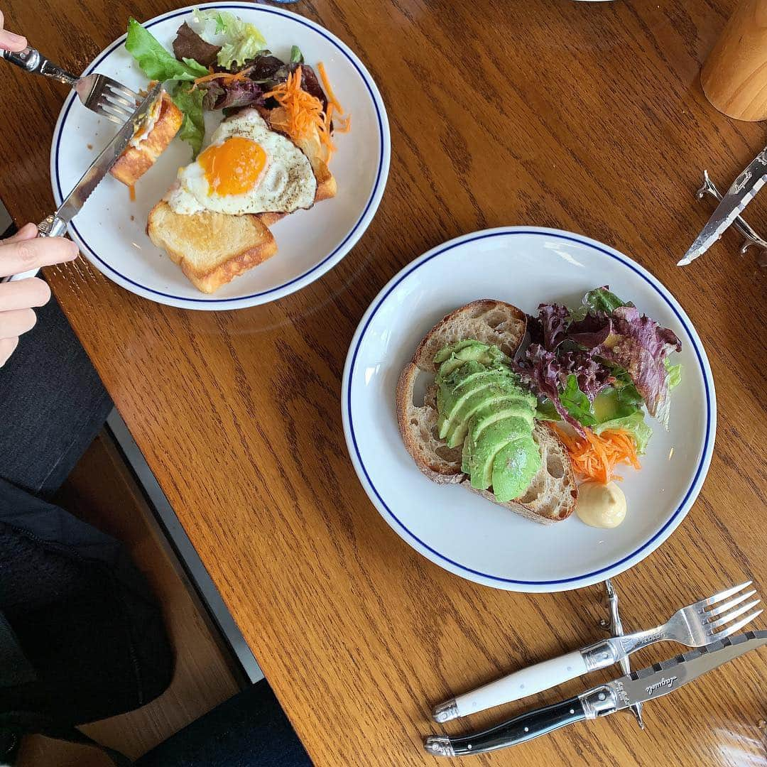 石井亜美さんのインスタグラム写真 - (石井亜美Instagram)「🍳 . 鎌倉の材木座海岸に、 ステキなお店がオープンして喜び☺️☺️ . モーニングは日曜日限定8:00-10:00☕️ 「Rich life」 @richlife0903 (もはや自分用のメモ📝笑  みんなにも行ってほしいのでシェアさせて🤣) #あみの湘南生活 . . #brunch #breakfast #sunday #kamakura #shonanlife #shonan #richlife」4月14日 11時41分 - ami_ishii_