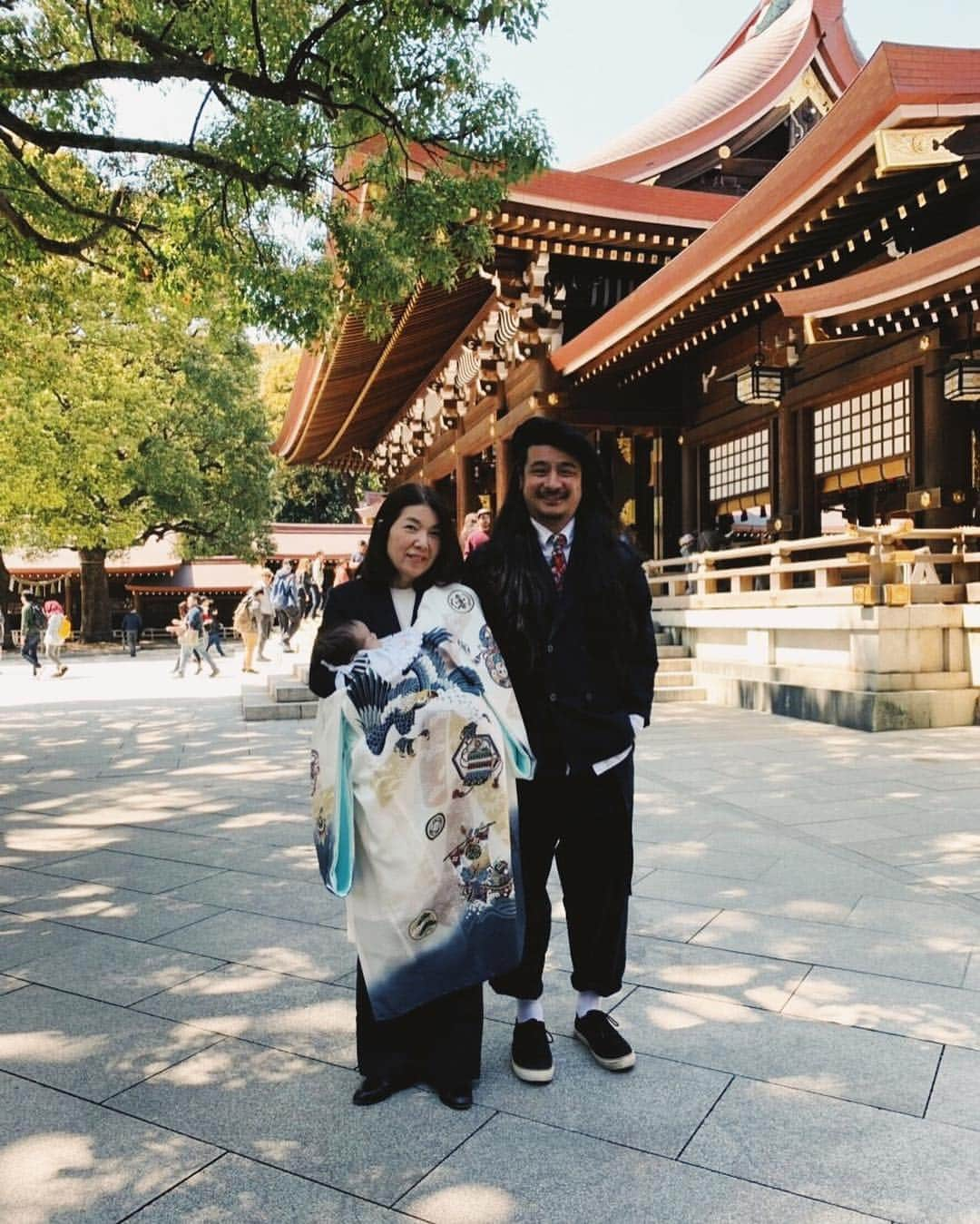 柏木作夢さんのインスタグラム写真 - (柏木作夢Instagram)「お宮参り⛩ ↓ お母さんのお母さんの家へ挨拶🤝  #family #Tokyo #mood #weekend #event #goodtimes #baby #newborn #明治神宮 #お宮参り #赤ちゃんのいる生活」4月14日 11時44分 - samukashiwagi