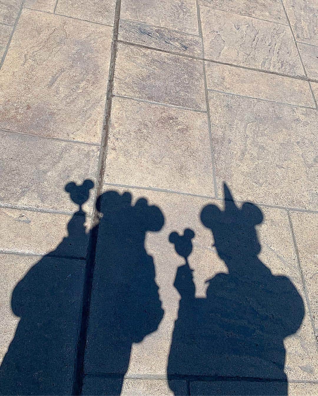 橋野彩葉さんのインスタグラム写真 橋野彩葉instagram 4 13 念願のディズニー 一日中歩き回ってめっちゃ身体中痛いけど幸せすぎたぁ 次はランドに行こうね ディズニー ディズニーシー カップルディズニー ペアルック Adidas 4月14日 12