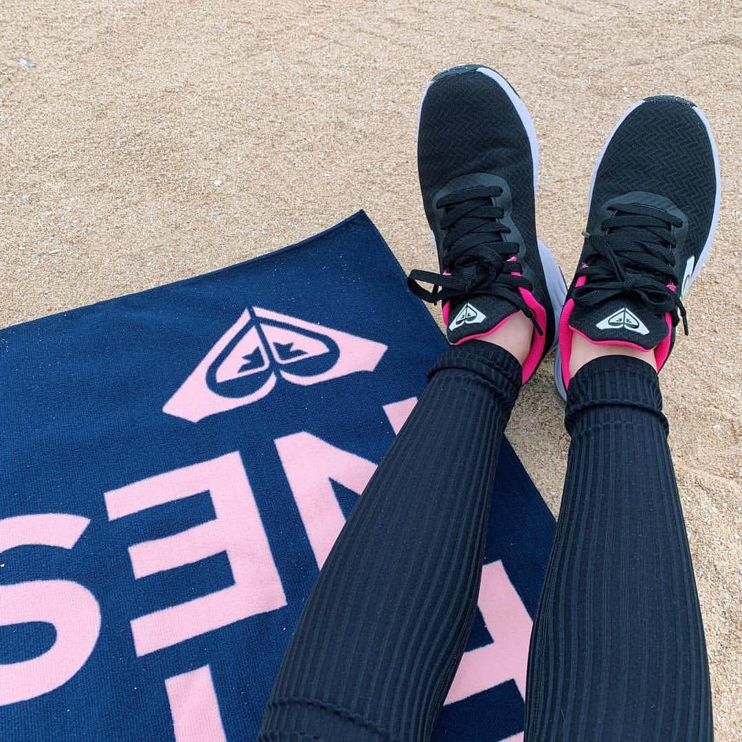 長澤メイさんのインスタグラム写真 - (長澤メイInstagram)「💘💘💘 #RSYsheratonokinawa #runsupyoga #roxyfitness」4月14日 12時24分 - xxmeixx1208