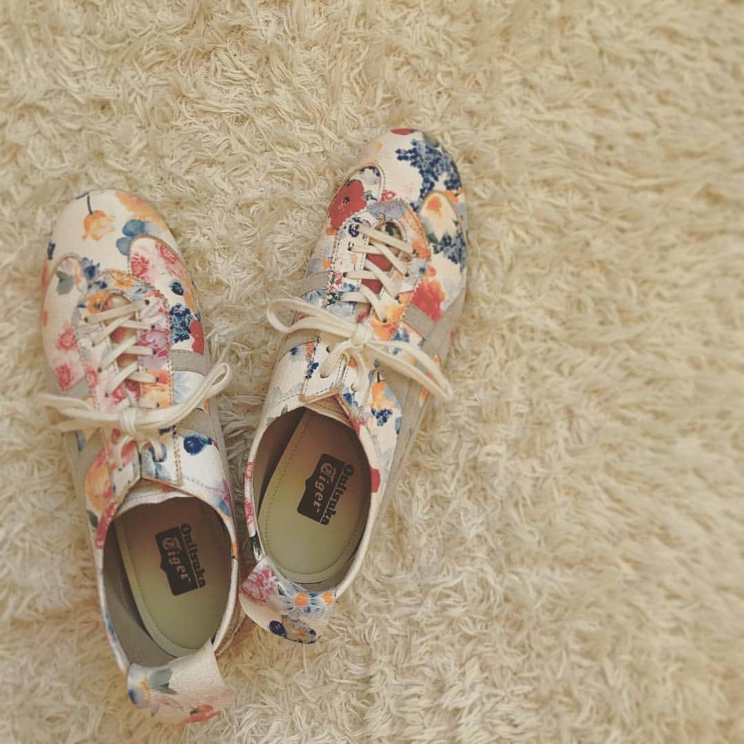 有森裕子さんのインスタグラム写真 - (有森裕子Instagram)「季節、この靴の出番かな❣️」4月14日 12時28分 - arimori.yuko33