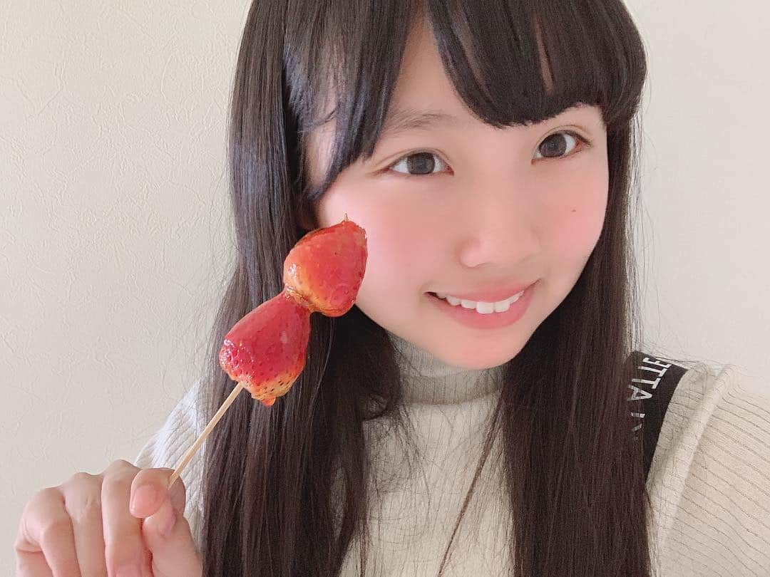 古舘葵さんのインスタグラム写真 - (古舘葵Instagram)「いちご飴作りました🍓  失敗しなかった😊  #いちご飴」4月14日 12時33分 - aochan0810_ngt48