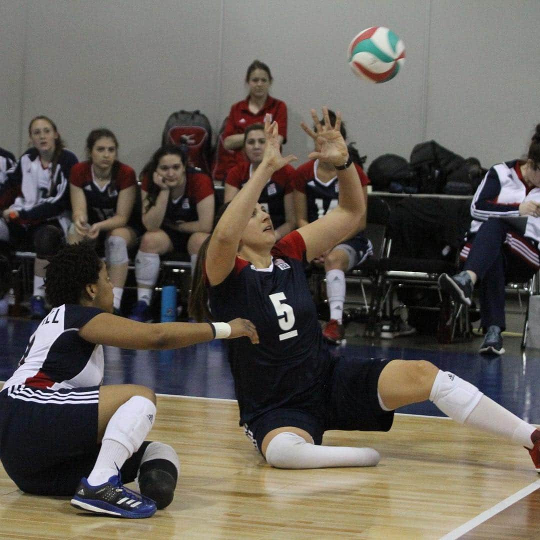 USA Volleyballさんのインスタグラム写真 - (USA VolleyballInstagram)「Boom ⚡️@usav_sitting_wnt defeated Ukraine in the 2nd of 3 friendly exhibition matches taking place at the University of Central Oklahoma. Details on www.usavolleyball.org.」4月14日 12時45分 - usavolleyball