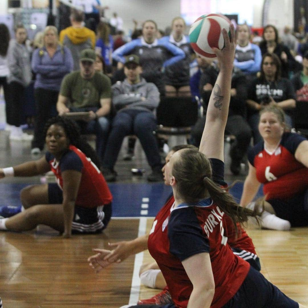 USA Volleyballさんのインスタグラム写真 - (USA VolleyballInstagram)「Boom ⚡️@usav_sitting_wnt defeated Ukraine in the 2nd of 3 friendly exhibition matches taking place at the University of Central Oklahoma. Details on www.usavolleyball.org.」4月14日 12時45分 - usavolleyball