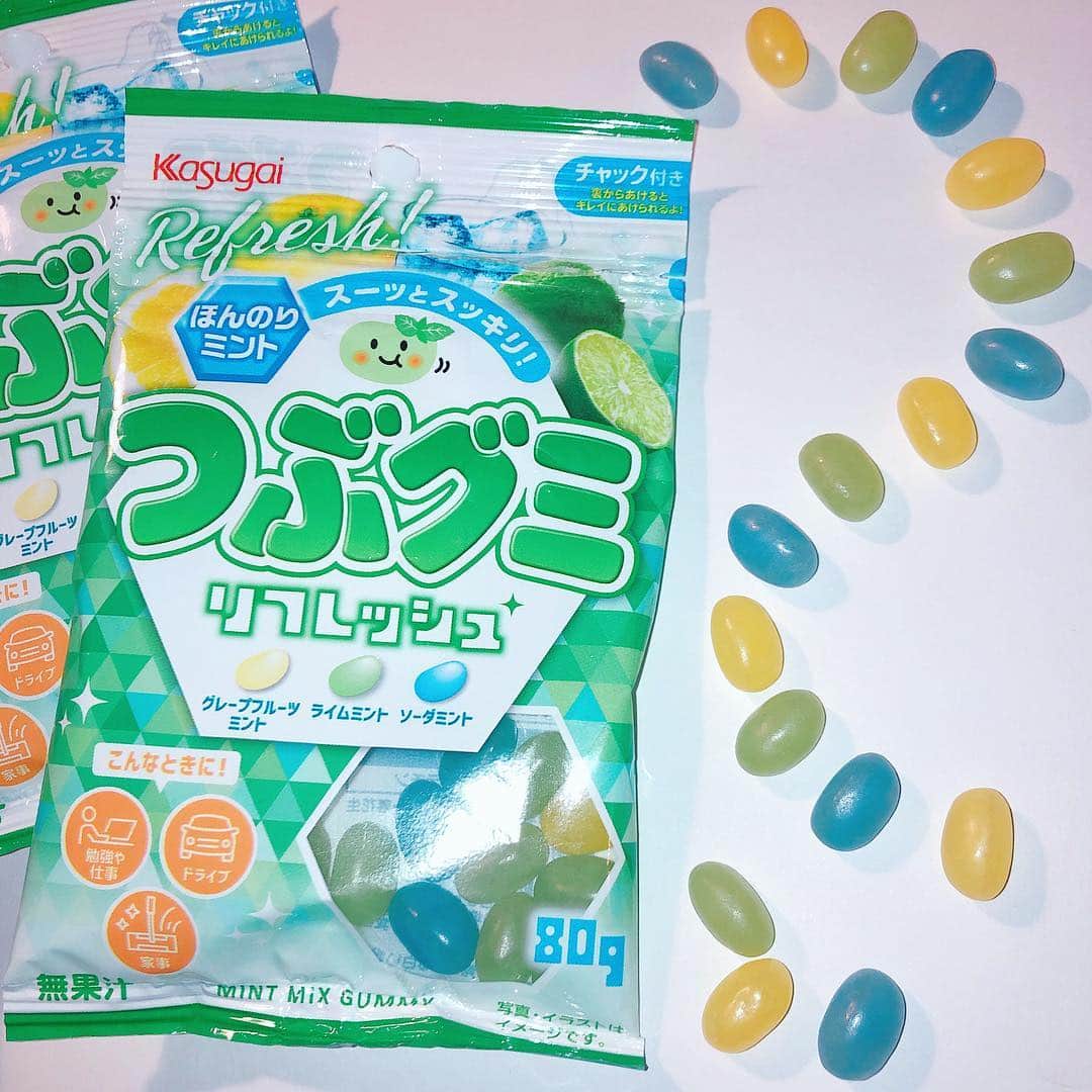 のインスタグラム：「ほんのりミントが効いた つぶグミ リフレッシュ💎🌿✨﻿ ﻿ グレープフルーツミント味、ライムミント味、ソーダミント味のアソートとなっています。﻿ ﻿ スーっとスッキリ！気分転換したいときにもってこいの1品です！﻿ ﻿ 刺激はそこまで強くないので、お子様やミントが少しニガテ…という方にも是非お試し頂きたいです👍﻿ ﻿﻿ 〰〰〰〰〰〰〰〰〰〰〰〰 ﻿﻿﻿ #日本グミ協会 #グミ #グミパ﻿﻿﻿ #93 #gumi #gummy #gummycandy﻿﻿﻿ #グミニケーション﻿﻿﻿ #レッツグミニケーション﻿﻿﻿ ﻿﻿﻿ #春日井製菓﻿ #つぶグミ #つぶグミリフレッシュ﻿ #ミント #グレープフルーツ ﻿ #ライム #ソーダ﻿ #コンビニ  #新作グミ﻿﻿﻿﻿﻿﻿﻿ #リフレッシュ  #気分転換 #スッキリ﻿ 〰〰〰〰〰〰〰〰〰〰〰〰」