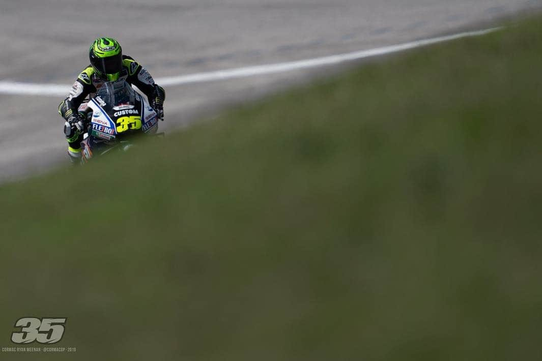 カル・クラッチローさんのインスタグラム写真 - (カル・クラッチローInstagram)「Let’s try get that start tomorrow …P3 today here in COTA @lcr_honda @monsterenergy @hjc_helmets @alpinestars 📸 @cormacgp」4月14日 12時52分 - calcrutchlow