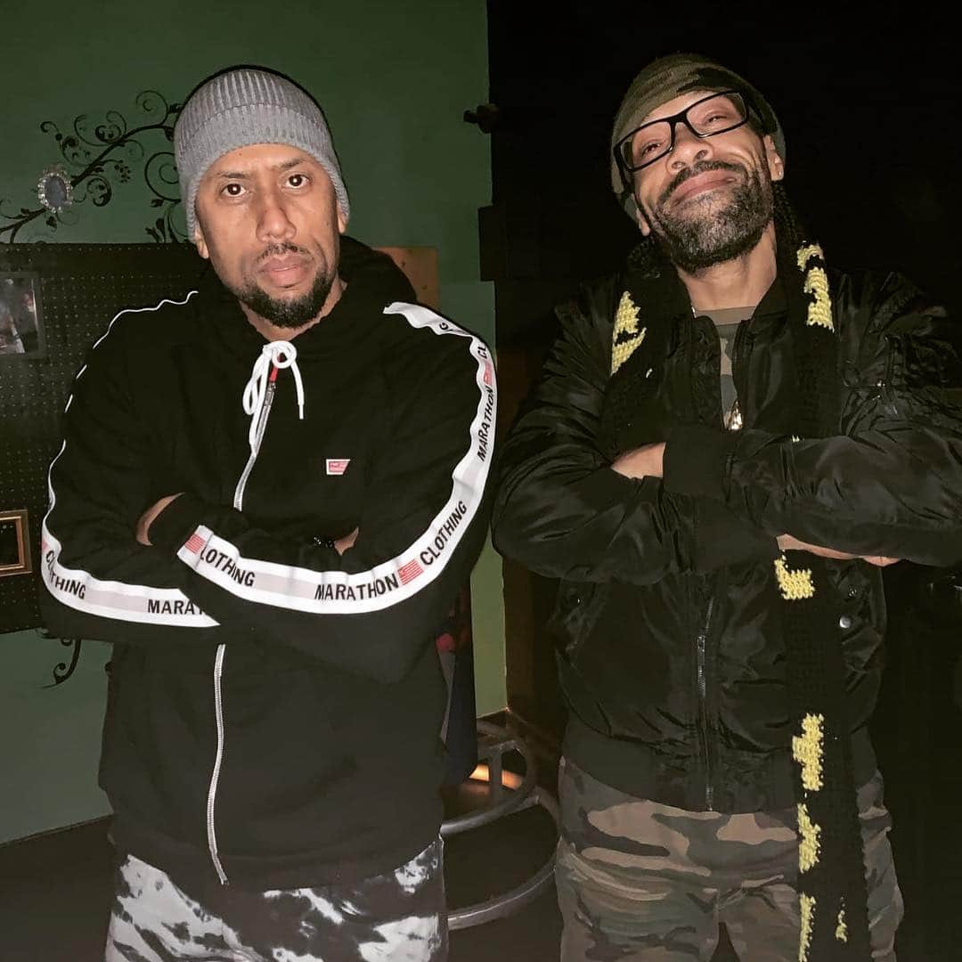 アフィオン・クロケットさんのインスタグラム写真 - (アフィオン・クロケットInstagram)「PROOF that me & @redmangilla are not the same nigga!! 🤣😂✊🏽 . . #affioncrockett #redman #hiphop #muddywaters #bros @goldendenim」4月14日 13時09分 - affioncrockett