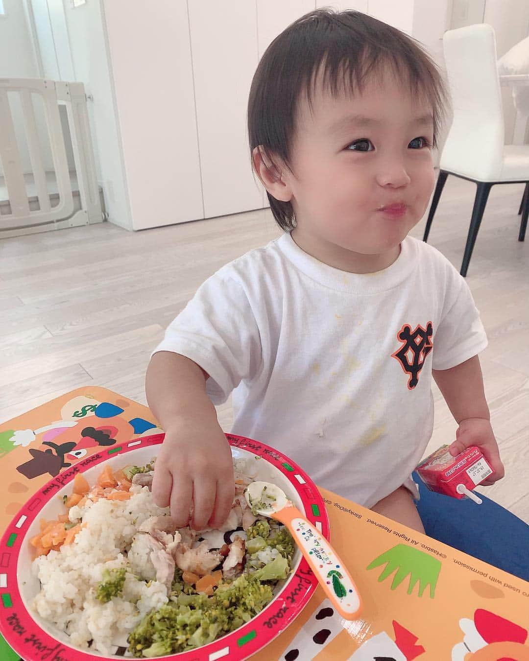 川崎希さんのインスタグラム写真 - (川崎希Instagram)「おちびーぬのごはん🥕💓💓💓 #babyfood #quinoa  #お米にはキヌアを混ぜて炊いてるよ #vivaperu」4月14日 13時21分 - kawasakinozomi