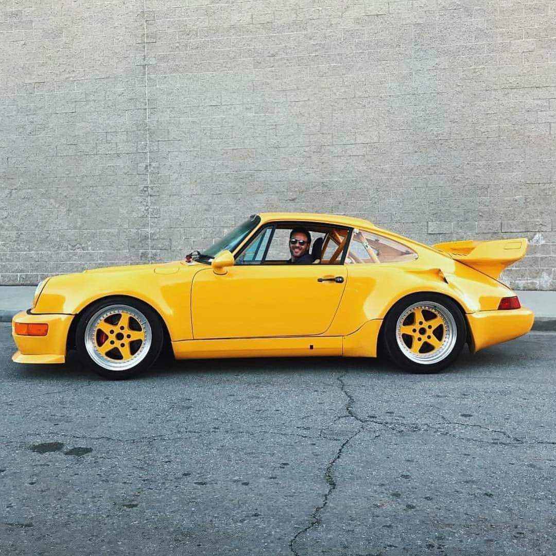 CarsWithoutLimitsさんのインスタグラム写真 - (CarsWithoutLimitsInstagram)「730HP Porsche 930 Turbo @mralexmanos Classic Car Finder  #carswithoutlimits #mralexmanos」4月14日 13時32分 - carswithoutlimits