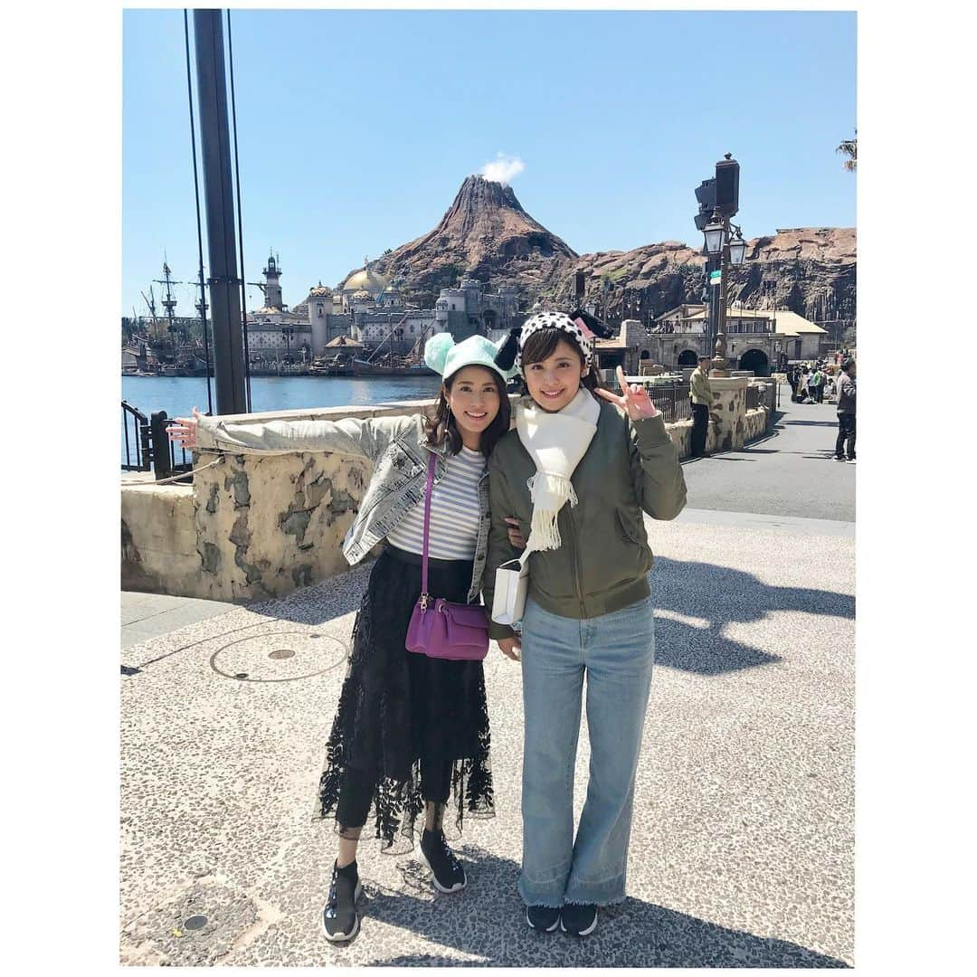 永島優美さんのインスタグラム写真 - (永島優美Instagram)「* 久慈ちゃんと夢の国🏰✨ やはりチュロスは欠かせません！ * 最高のお天気の下、たくさん歩いて食べて 楽しい休日でした😆♫ * * #この日も笑いが止まらない #久慈暁子 アナ #いつもその姿につられてしまいます😂 #可愛くて笑い上戸な後輩久慈ちゃん #シナモンチュロス #貝がら型のアイス🍨」4月14日 13時33分 - yuumi_nagashima