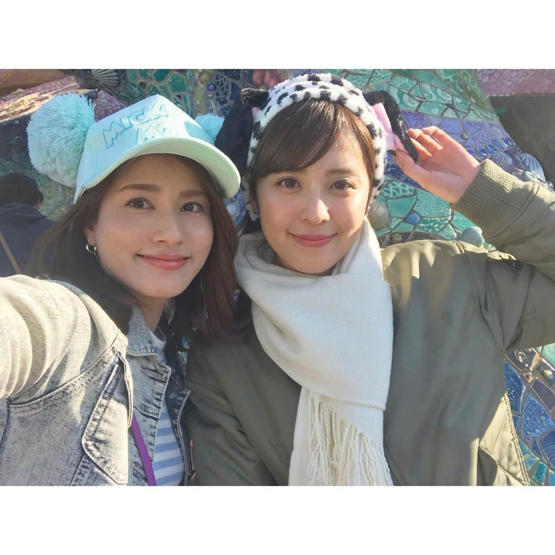 永島優美さんのインスタグラム写真 - (永島優美Instagram)「* 久慈ちゃんと夢の国🏰✨ やはりチュロスは欠かせません！ * 最高のお天気の下、たくさん歩いて食べて 楽しい休日でした😆♫ * * #この日も笑いが止まらない #久慈暁子 アナ #いつもその姿につられてしまいます😂 #可愛くて笑い上戸な後輩久慈ちゃん #シナモンチュロス #貝がら型のアイス🍨」4月14日 13時33分 - yuumi_nagashima