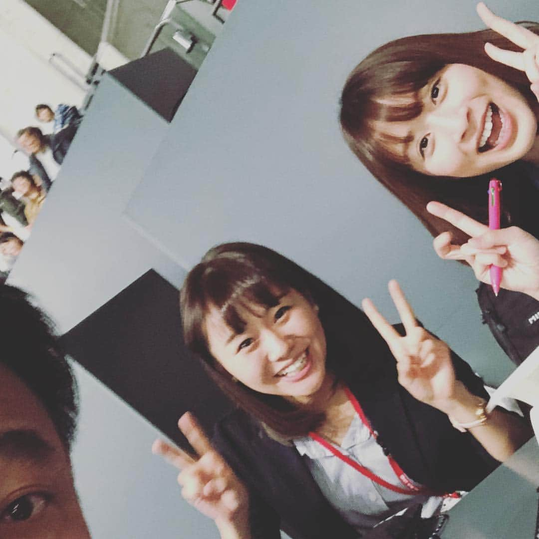 岩本勉さんのインスタグラム写真 - (岩本勉Instagram)「札幌ドームの綺麗どころにピースいただきました（＾∇＾）」4月14日 13時53分 - gun18gun18