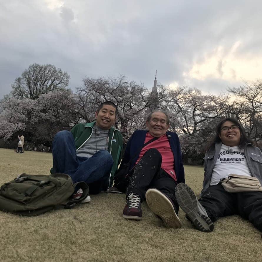フジテレビ「なりゆき街道旅」さんのインスタグラム写真 - (フジテレビ「なりゆき街道旅」Instagram)「次回4/21(日)12:00～放送のなりゆき街道旅は甲州街道近くの新宿御苑をなりゆき旅！旅人は渡辺哲&ロッチ中岡。都心の穴場グルメスポットを満喫！強面俳優・渡辺哲、初体験づくしで大興奮!？お楽しみに☆ #なりゆき街道旅 #甲州街道 #新宿御苑 #ハライチ澤部 #渡辺哲 #ロッチ中岡 #都心 #穴場 #スポット #初体験」4月14日 14時00分 - nariyuki_kaido_tabi