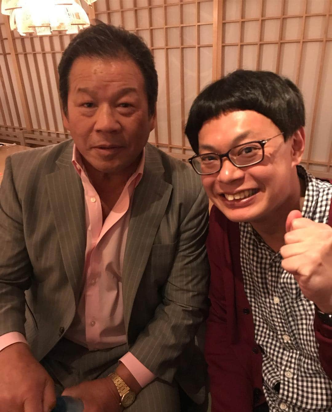 宮戸洋行さんのインスタグラム写真 - (宮戸洋行Instagram)「昨日は#週プレ酒場 にてJ SPORTS Presents！WWEレッスルマニア35PPV購入特典スペシャルトークイベントでした！ゲストにあの藤波辰爾選手が！写真撮ってもらいました！プロレスの話して、壁を見れば週プレがありグラドルの皆さんのサインがあり…男の子の夢のような空間でした！#JSPORTSWWEトークイベント」4月14日 14時05分 - hiroyuki_gag