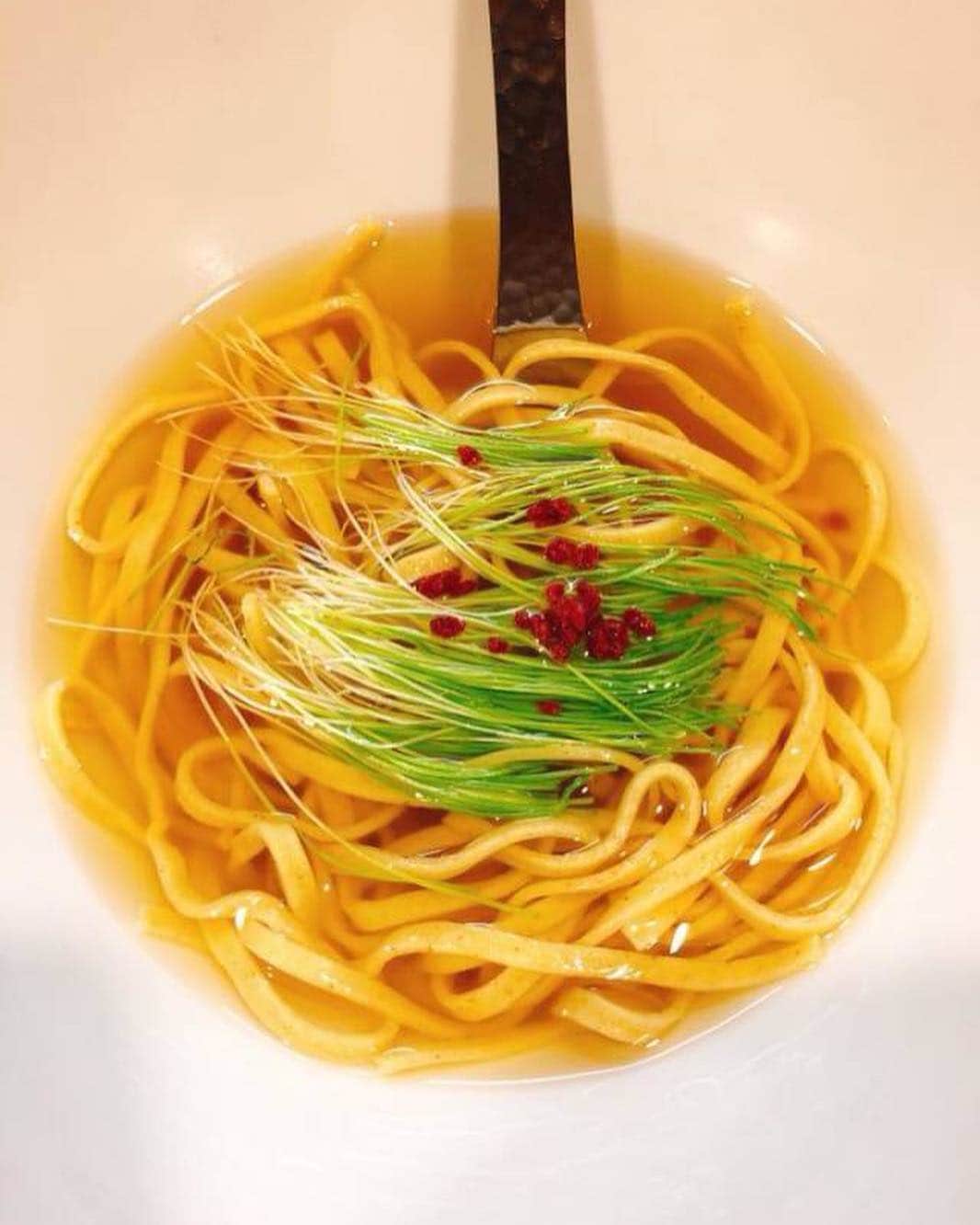 "TERIYAKI" テリヤキ編集部さんのインスタグラム写真 - ("TERIYAKI" テリヤキ編集部Instagram)「⠀ ⠀~TERIYAKI美食倶楽部開催店~⠀ ⠀ TERIYAKI美食倶楽部では、ほぼ毎日素敵なオフ会を開催しています。⠀ ⠀ 東京に限らず、全国各地で様々な逸品を食べる至高のオンラインサロン。⠀ ⠀ 気になる方は @teriyaki_jp  のプロフィールからチェック。⠀ ⠀ -----------------------------------⠀ ⠀【おだしと小麦一三〇】@京都⠀⠀⠀⠀⠀ ⠀⠀ ラーメンではなく、イサオを食べることができるお店❗️⠀ ⠀ お出汁の透き通った旨味に、美味しいと感じること間違いありません✨⠀ ⠀ 京都を訪れたら是非とも訪れて頂きたいお店です😍⠀ ⠀ -----------------------------------⠀ ⠀【Odashitokomugi Isao】@⠀Kyoto⠀⠀ ⠀ A restaurant where you can eat Isao instead of ramen❗️⠀ ⠀ There is no doubt that the clear taste of the soup will feel delicious. ✨⠀⠀ ⠀ It is a shop that you want to visit by all means when you visit Kyoto 😍⠀ ⠀ -----------------------------------⠀ #テリヤキ  #本当に旨い  #美食  #美食倶楽部  #鮨会 #写真好きな人と繋がりたい  #グルメ好きな人と繋がりたい  #美味しいもの好きな人と繋がりたい  #いいね返し #ファインダー越しの世界  #美味しいお店  #food #foodstagram  #foodporn  #delicious #イサオ #おだしと小麦一三〇 #一三〇 #京都 #京都グルメ #京都旅行  #お出汁 #小麦」4月14日 14時22分 - teriyaki_jp