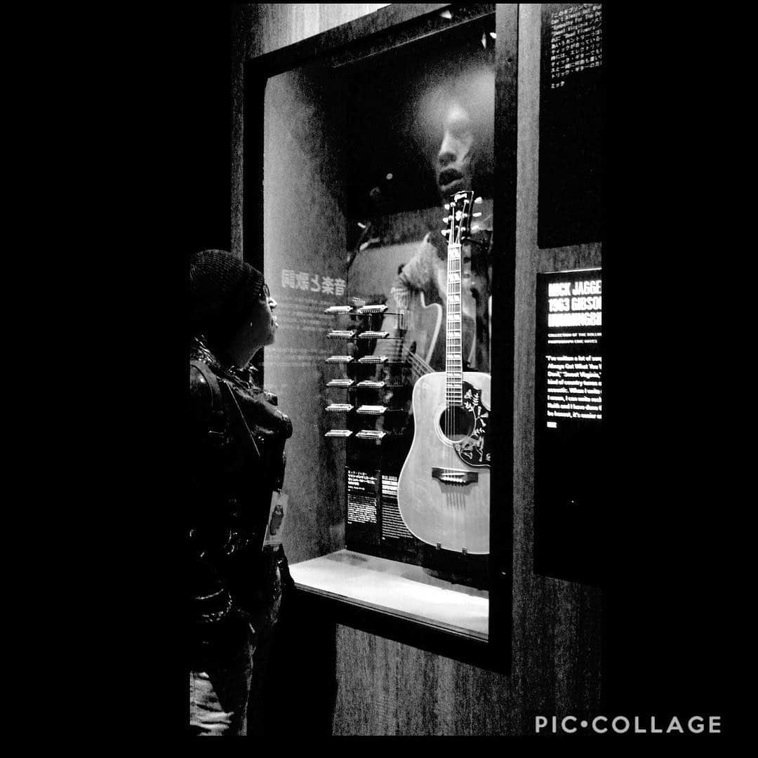 世良公則さんのインスタグラム写真 - (世良公則Instagram)「#世良公則 #masanorisera #japanesemusician #japaneseartist #therollingstones #rocknroll #songwriter #guitar #monochrome #白黒 #ザローリングストーンズ #最強  I went to the Rolling Stones exhibition the day before the concert”Knock Knock 2019”. This is the second time.  I might still go.」4月14日 14時26分 - masanorisera