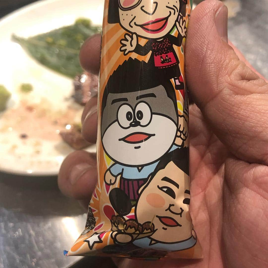 エハラマサヒロさんのインスタグラム写真 - (エハラマサヒロInstagram)「うまい棒新喜劇バージョンのパッケージが僕に似すぎてる件。  #ついに人を飛び越えてキャラクターにまで似てきてカッコいい」4月14日 20時29分 - eharamasahiro