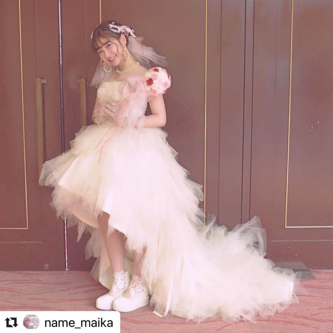 ベルエポック美容専門学校（原宿）さんのインスタグラム写真 - (ベルエポック美容専門学校（原宿）Instagram)「#Repost @name_maika with @make_repost ・・・ キュートがテーマのブライダルヘアショーでした！ みほちゃんかわいすぎて自分で天使作ってるかと思った👰💘 ・ #ブライダル #ウェディング #ドレス #ミニ丈ドレス #チュール #フリル #ヘアショー #美容学生 #ベルエポック美容専門学校 #ベルスタグラム #キュート #ブーケ #ステッキブーケ #cute #kawaii #ribon #bouquet」4月14日 20時29分 - belle_harajuku